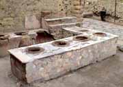 Thermopolium, the equivalent of the wine bar